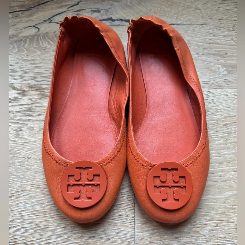 🔥TORY BURCH🔥 sz9.5 Orange Minnie travel flats price firm !